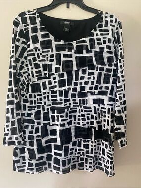 Alfani Black & White Abstract Grid Knit Top
